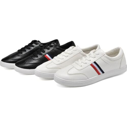 Fashion High Quality Men Casual White Shoes Mens sneakers Brogue Shoes pu Leather Black White shoes ST473