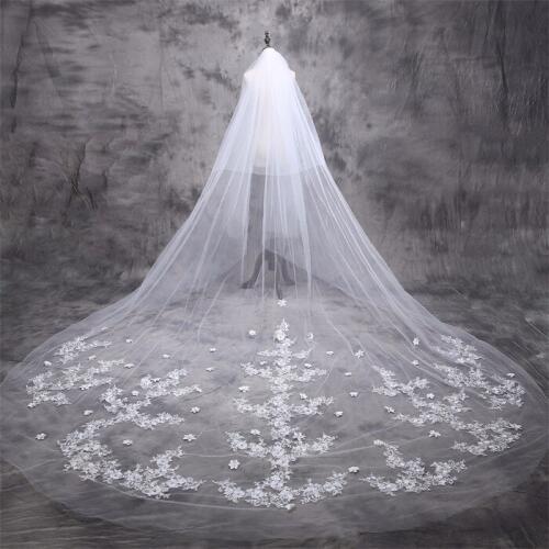 New Fashion 4M One Layer Wedding Veil With Comb White Lace Edge Bridal Veils Ivory Appliqued Cathedral Wedding Veil Accessories