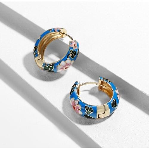 2020 New Enamel Flower Huggie Hoop Earrings for Women Vintage Boho Circle Small Earrings Statement Charm Jewelry Brincos Gifts