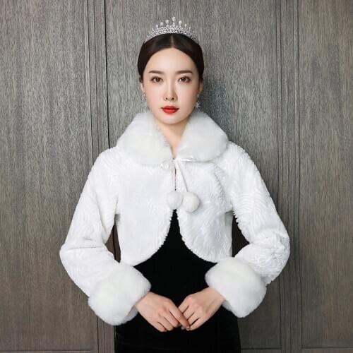 Long Sleeve Faux Fur Cape Shawl for Women Winter Warm Coat White Faux Fur Wraps For Bridesmaids Bridal Wedding Bolero Jacket