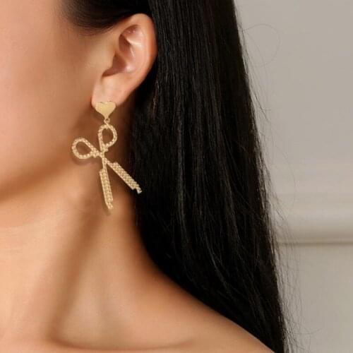 Korean Scissors Heart-shaped Pendant Earrings New Simplic Metal Scissors Earrings Woman Personality Wild Ear Studs Jewelry Gift