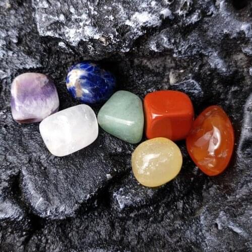 Seven Chakra Hexagonal Column Energy Stone Combination Set Natural Crystal Gemstone Ornaments Decoration Gifts Box for Children
