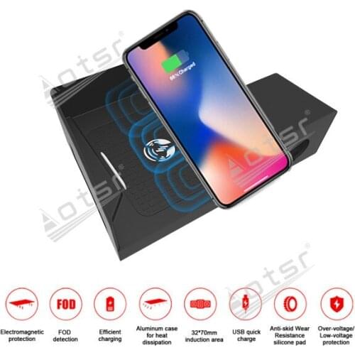 QI Car fast wireless charger For Toyota Innova 2017 2018 2019 - 2020 Car Wireless Charging Car Phone Holder for iphone / Samsung