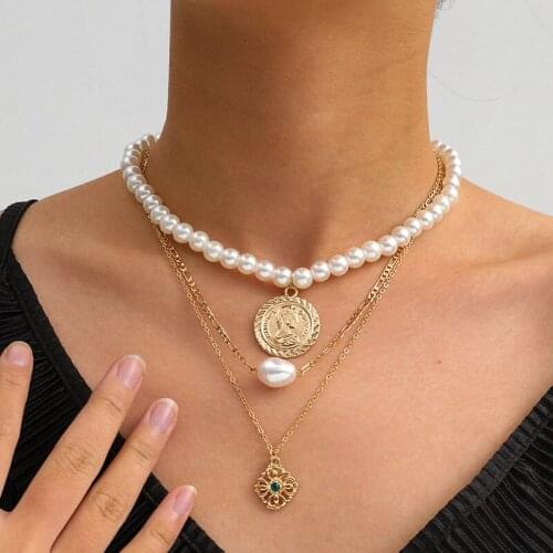 Vintage Multilayer Necklace Women Imitation Pearl Round Figure Flower Pendant Necklace Geometric Clavicle Necklace Jewelry