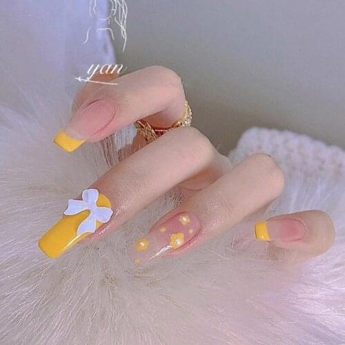 24pcs Yellow Butterfly Wear Long Paragraph Fashion Manicure Patch False Nails Save Time Wearable Nail Patch SANA889