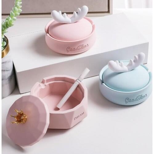 Resin Ashtray With Lid Deer Nodic Home Decor Smoking Cigar Ash Tray with Cigarette Holder Desk Accessories Gift for Girlfriend
