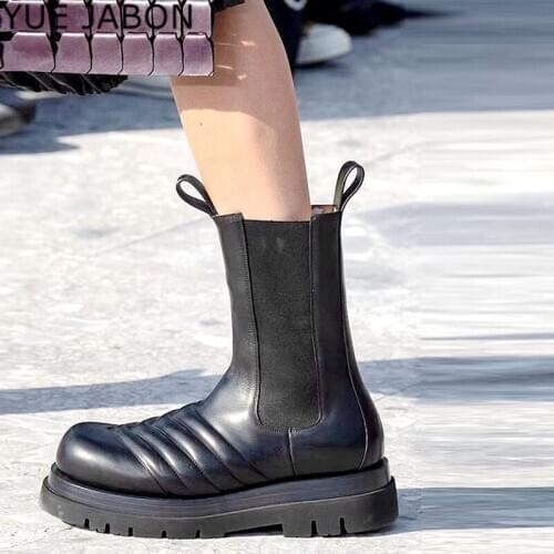 2020 Black Women Chelsea Boots Genuine Leather Stylish Ankle Boots New Fashion Warm Flat Botas Mujer Ladies Slip-on Short Bootie