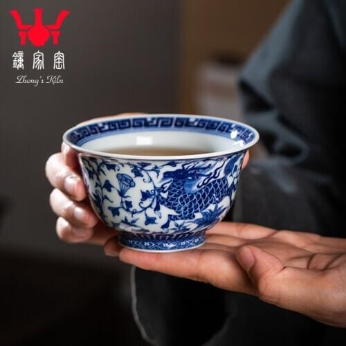Kung Fu tea cup Jingdezhen handmade blue and white wood kiln Qilin xianrui tangzhilian Master Cup pressing hand cup