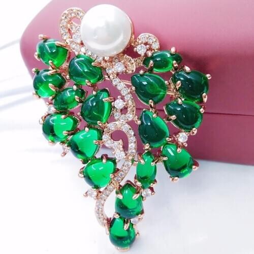 Unique Women Brooch Simulated-pearl Green Stone Pins Brooches Bijouterie Dress Lapel Pin Brooches for Bridal Dress Garment Skirt