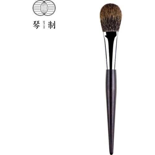 QINZHI Professional Handmade Make Up Brush G047 Flat Round Blush Highlighter Brush Soft Canadian Squirrel Hair Makeup Brushes