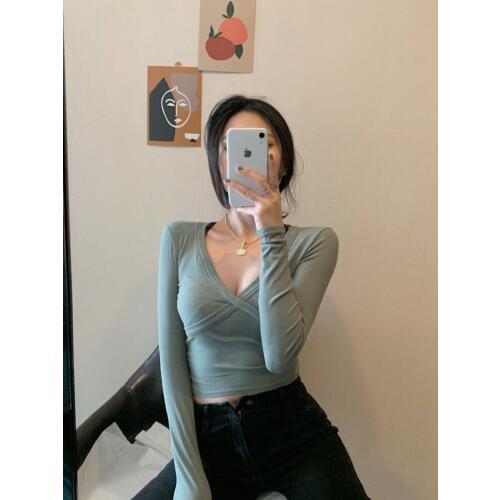 2020 sexy V-neck long sleeve T-shirt womens yangqi new built-in bottom shirt slim-fitting jacket