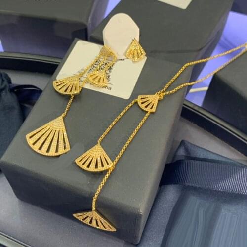 Brand 1:1Fashion Necklace Gold Color Fan Shaped Necklace Adjust Chain Women Fine Flamenco Collection Jewelry
