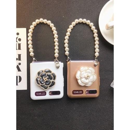Luxury Fashion Case For Samsung Galaxy Z Flip 5G 3 Bling Diamond Camellia Flower Bracket Portable Pearl Chain Handbag Case Cover