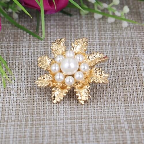 Simple Pearl Leaves Brooch Jewelry For Women/men Fashion Jewelry Brooch Pins Metal Scarf Wedding Gift Diy Jewellery Accessories