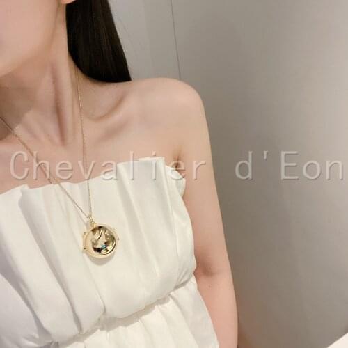 CHEVALIERD'EON Vintage Pendants