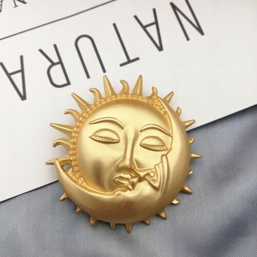 Bohemia Jewelry Retro Crescent Moon and Sun Charm Sunburst Pin Brooch For Women Wedding Gift Best Friend Gold