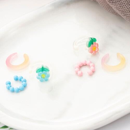 3pcs Color Acrylic Flower Clip Earrings Female Ins Wind Cute Simple Ear Bone Clip Without Puncture Student Jewelry Wholesale