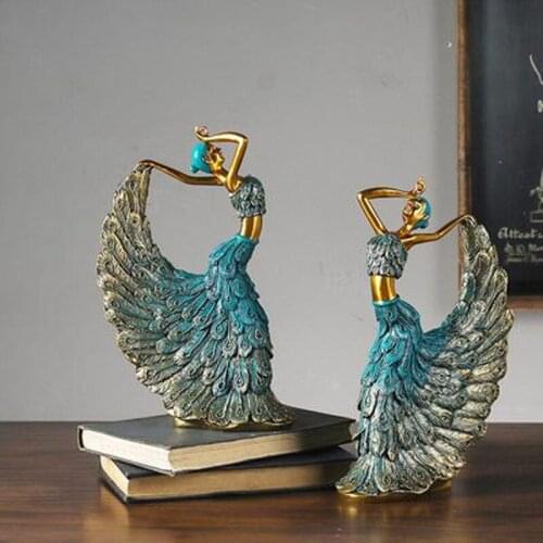 Nordic Classical Female Statue Peacock Dance Resin Crafts Character Sculpture Home Furnishings Desktop TV Cabinet Ornaments
