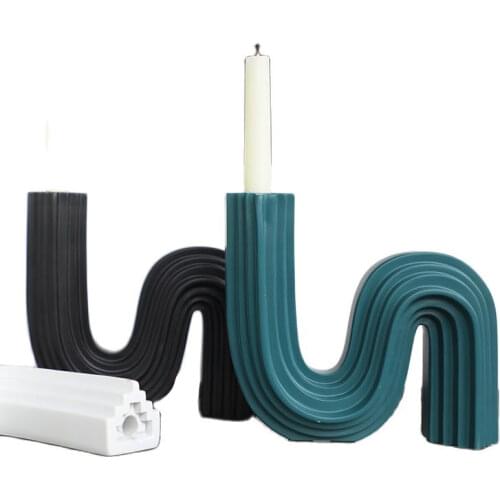 Modern Minimalist Nordic Candle Holders S-Shaped Candlestick Ornaments Table Romantic Ins Bougeoir Candles Home Decoration Gift
