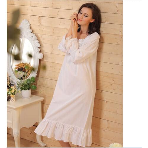 Cotton Free Shipping EUROPE Style Nightgown Princess Nightdress Royal Ladies Sleepwear Long White Women nightwear AW7594