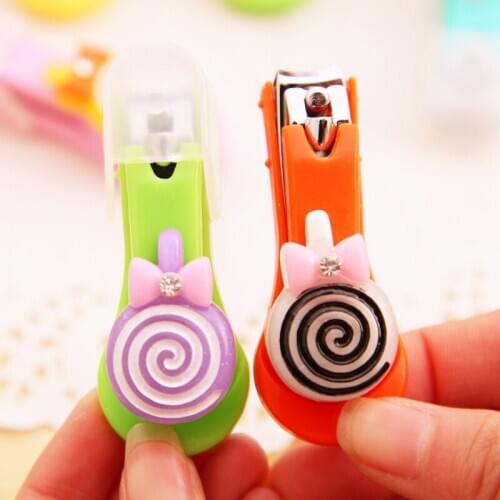 1pcs Candy Color Rainborn Cute Cartoon Baby Clipper Trimmer Daily Baby Nail Scissors Nail Care Baby Care Grooming Kit Set Gift