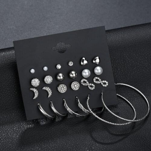 12 Pairs Punk Simple Pearl Metal Beads Moon Heart Rhinestone Inlaid Stud Earrings Set for Women Girls Ear Jewelry Gift Wholesale
