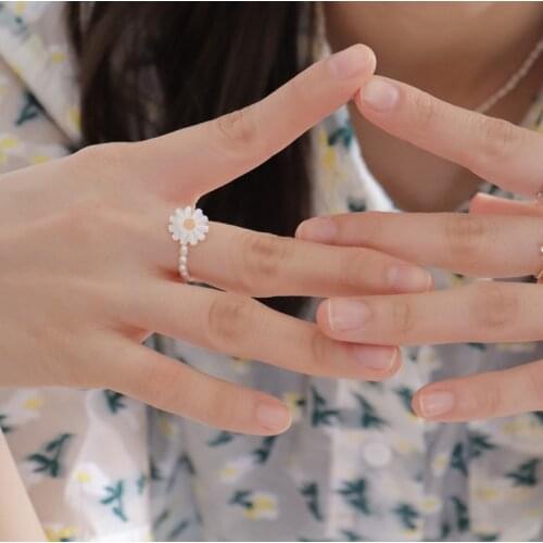 10pcs Hot!! 12mm Beauty Natural daisy pearl Ring Spring Fresh Chrysanthemum mother of Pearl shell Natural Pearl MOP Bead Rings