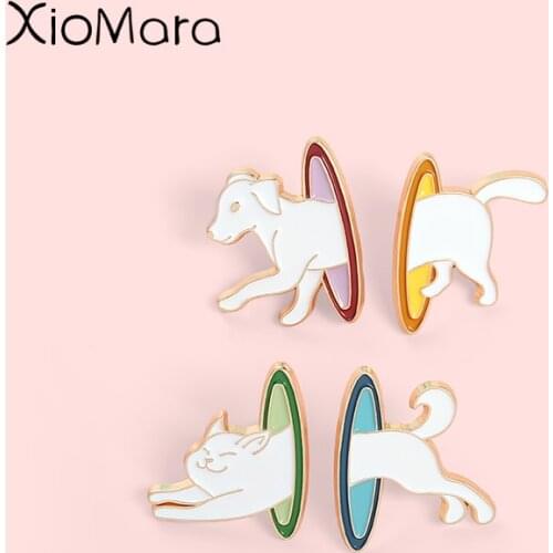 Wormhole Space Gate Dog Cat Interstellar Shuttle Enamel Pins Brooches Badges Women Clothes Bag Pins Jewelry Gift for Friends