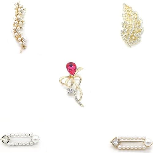 PD BROOCH New 2020 Zircon Pearl Plant Brooch Pin High-end Ladies Hall Banquet Brooch Wholesale Jewelry Brooches for Women