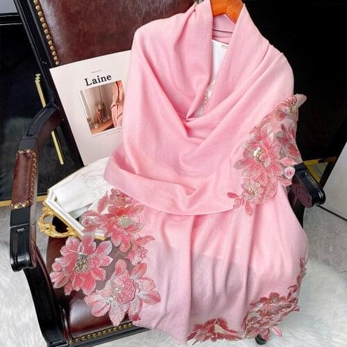 Flower Fall 100% Wool Scarf Female Spring Autumn Embroidered Twill Embroidered Korean Wild Shawl 100 wool, exquisite