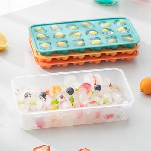 Creative Butterfly Flower Transparent Ice Tray With Cover Food Grade PP 18 Grid Ice Making Mold With Crisper Ice Cream Maker