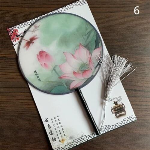 Chinese Style Vintage Round Fan Portable Wooden Handle Fan for Wedding Dance Performance Decor Female Embroidery Folding Fan Art