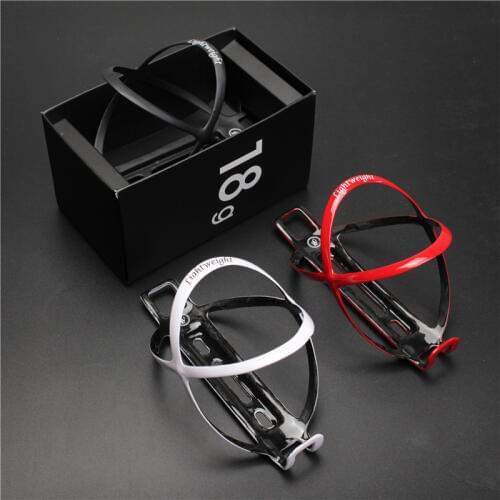 2017 (With box) Wholesale Pricelig edelhelfer ht weig ht to 18 g of carbon bicycle bottle cage Carbon bottle holder with water