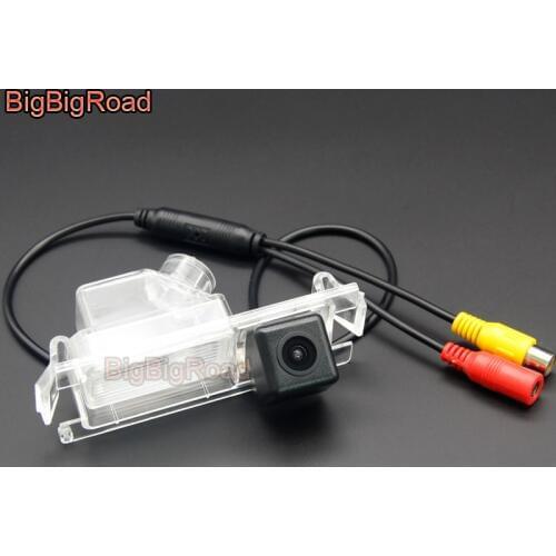 BigBigRoad Wireless Rear View Camera HD Color Image For Kia K2 Rio Sedan Hatchback 2012-2016 / Ceed 2013 / Morning Soul Picanto