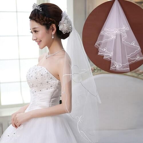 One-Layer Women Ivory Red Wedding Veil Head Veil Water-Soluble Wavy Ribbon Trim Cathedral Bridal Veil