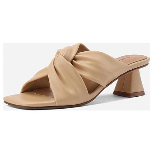 2021 New Pleated Soft Leather Women Sandals For Ladies Cool New Arrival Slippers Thick Heels Pumps Party Dancing Shoes Woman
