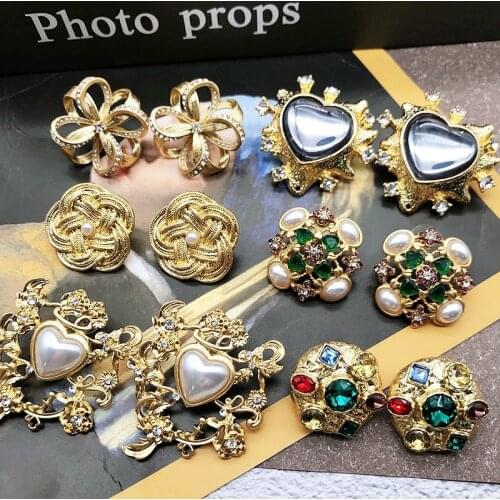 Big Luxury Jewelry Stud Earrings Copper Material Statement Flower Heart Textured Vintage French Exquisite Stylish Accessories