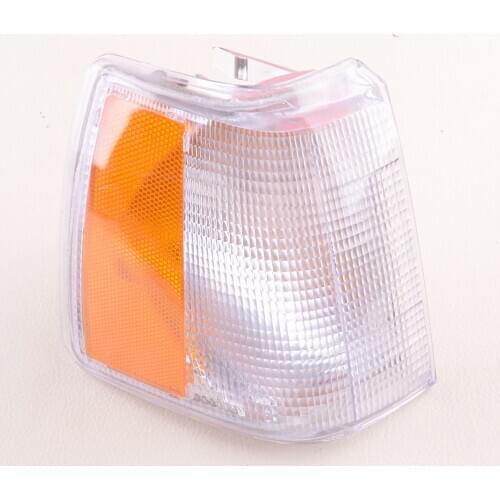 VO2521105 Right Car Front Parking Corner Marker Light Cover Turn Signal Driving Lamp Cap Fit for Volvo 940 960 740 1992 13696109