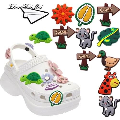 Accessories Shoe Apparel Bag Animals Shoe Charms Accessories Cute Giraffe Duck Cat Turtle Durian Shoe Decoration Jibz Kids Party