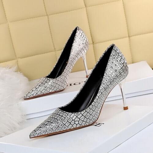 UMMEWALO Sequined Cloth High Heels Shoes Women Metal Heel Design Pointed Toe Pumps Ladies Shoes New Arrival