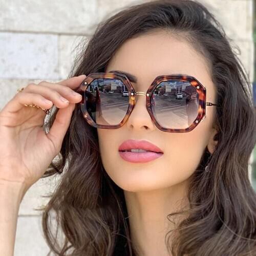 2020 Fashion multilateral sunglasses women luxury brand Large frame sun glasses Gradient Casual glasses UV Women ins Popular