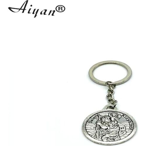 Religious Saint Christopher Key chain Jesus Alloy Christmas gift Both men and women can be given as gifts or used in prayer