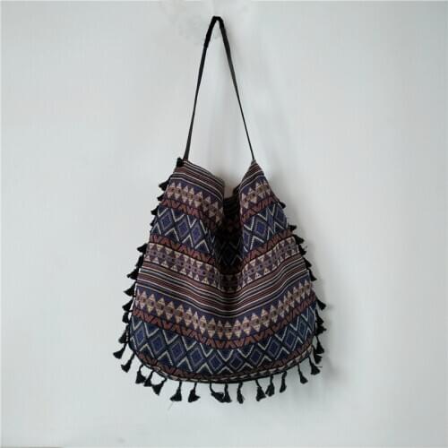 MAD Women's Shoulder Bags