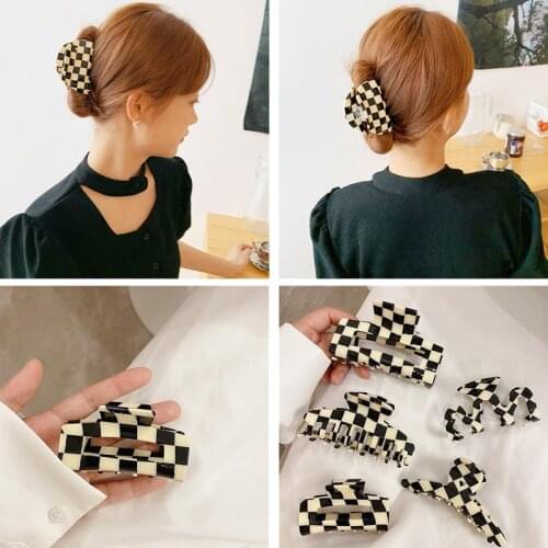 Black White Plaid Hair Claw Clips for Girls Acrylic Hair Clip Elegant Geometric Barrettes Hairpins Women bobby pin Accessories