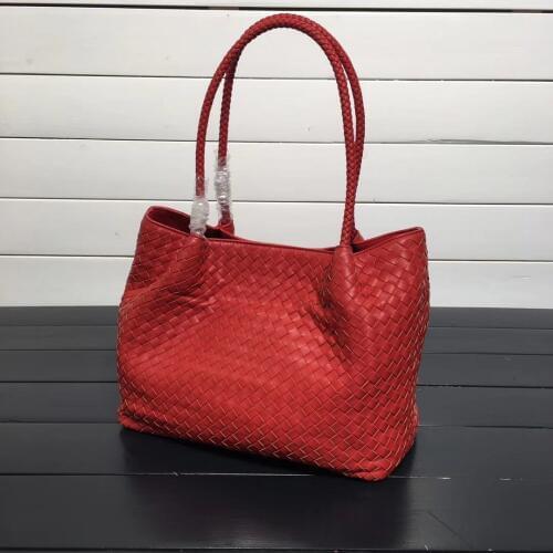 ISHARES Women's Shoulder Bags
