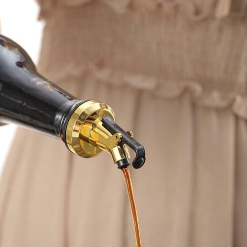 1PCS Bottle Stopper Lock Leak-proof Food Grade Rubber Nozzle Oil Dispense Seal Wine Pourer Spout Olive Oil Sprayer Kitchen Tool