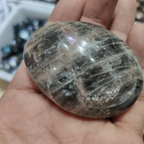 1pcs 80g crystal palmstone Natural black moonstone quartz palms stone Healing black moon worry stone