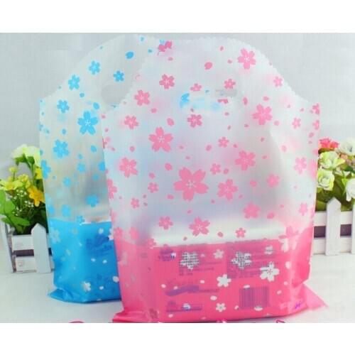 Flower blue shopping plastic gift bags with handle/ pink plastic bags for gifts