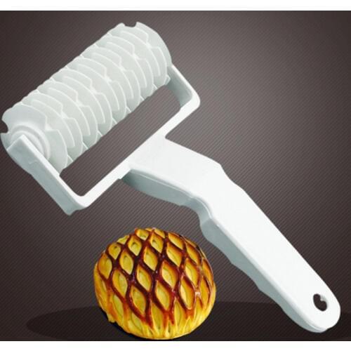 Big size Baking Plastic Rolling Broaches Pie Pizza Knife Pastry Embossing Dough Rolling Process Home Kitchen Baking Tools