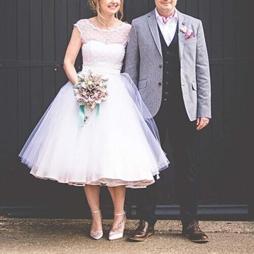 2019 Vintage Short Wedding Dress Tulle V Back Bride Dresses Tea Length Plus Size Wedding Gowns With Bow